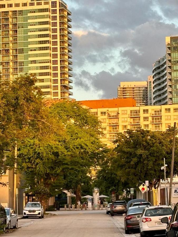 Nice Queen Bedroom - Best Location In Miami - Luggage Storage Service, Parking And Laundry 外观 照片